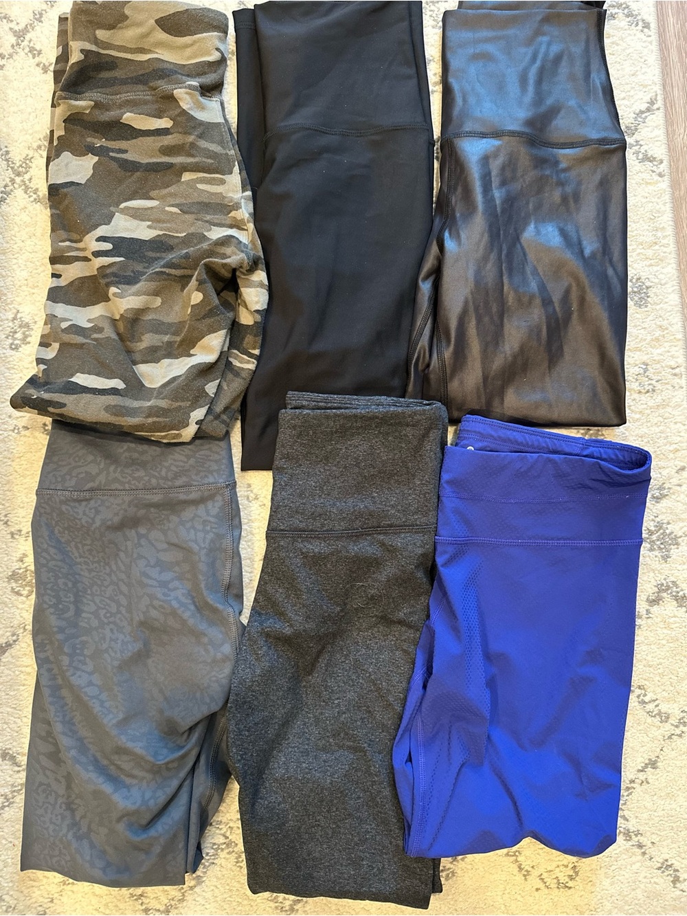 Bundle of 6 Women’s Workout Leggings. Size Small.